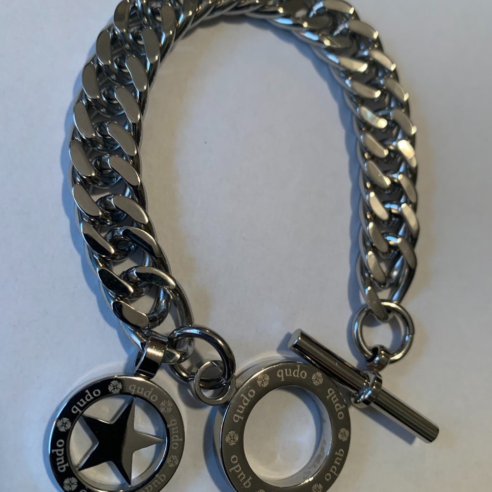 Qudo Jewelry Stainless Steel Bracelet w/Star Penda